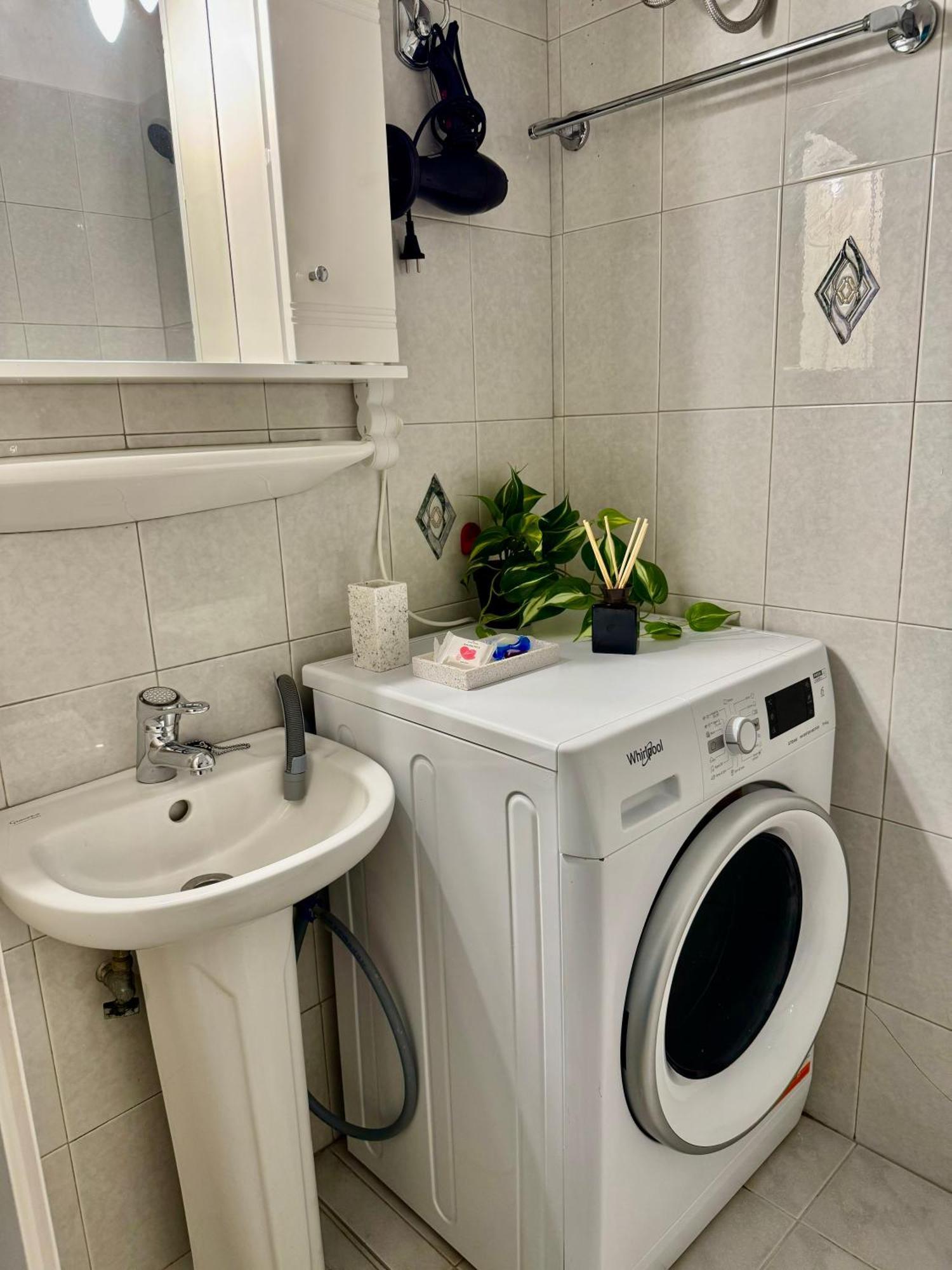 Sun Beach Apartment Anavyssos Ngoại thất bức ảnh